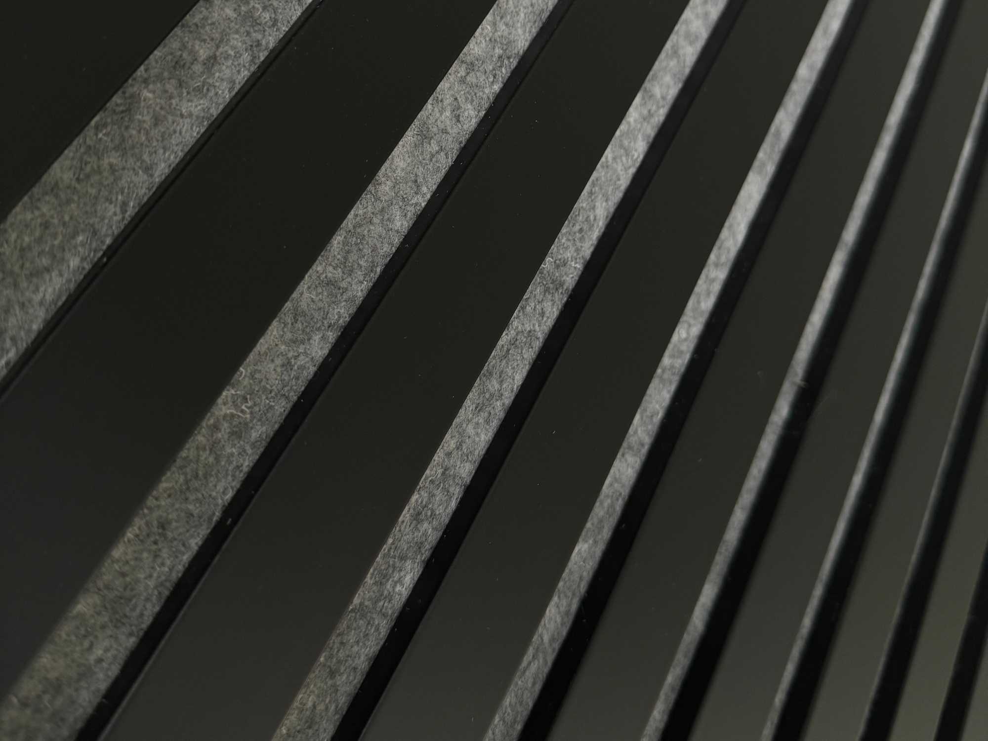 Noir mat (feutre gris) | Premium | Panneau mural acoustique